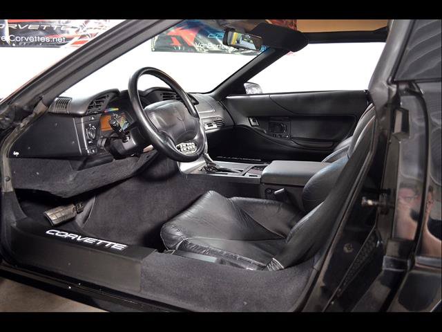 Used 1994 Chevrolet Corvette Coupe RWD image 9