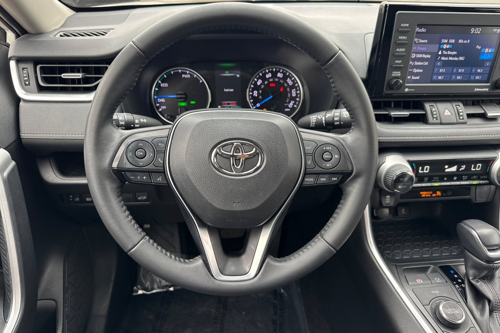 Used 2022 Toyota RAV4 XLE Premium AWD/4WD image 31