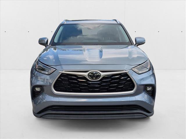 Used 2021 Toyota Highlander XLE video 2