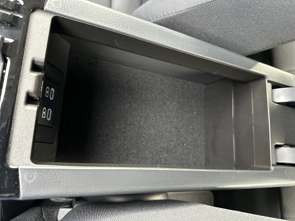 Used 2025 Toyota Prius LE image 26