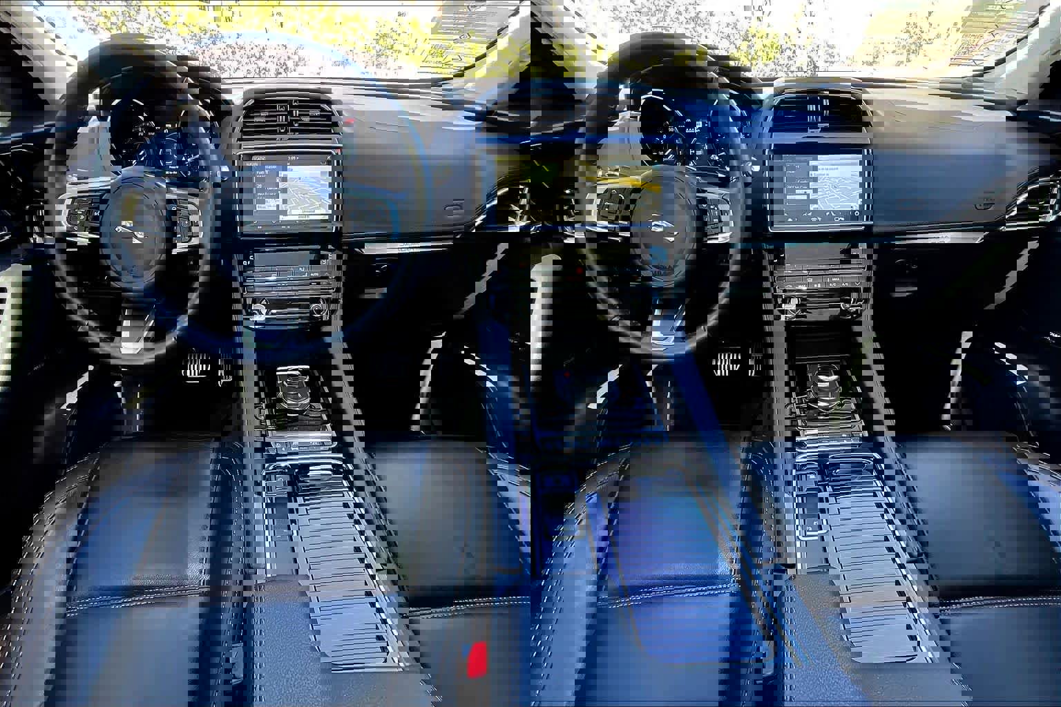 Used 2020 Jaguar F-PACE Prestige image 14