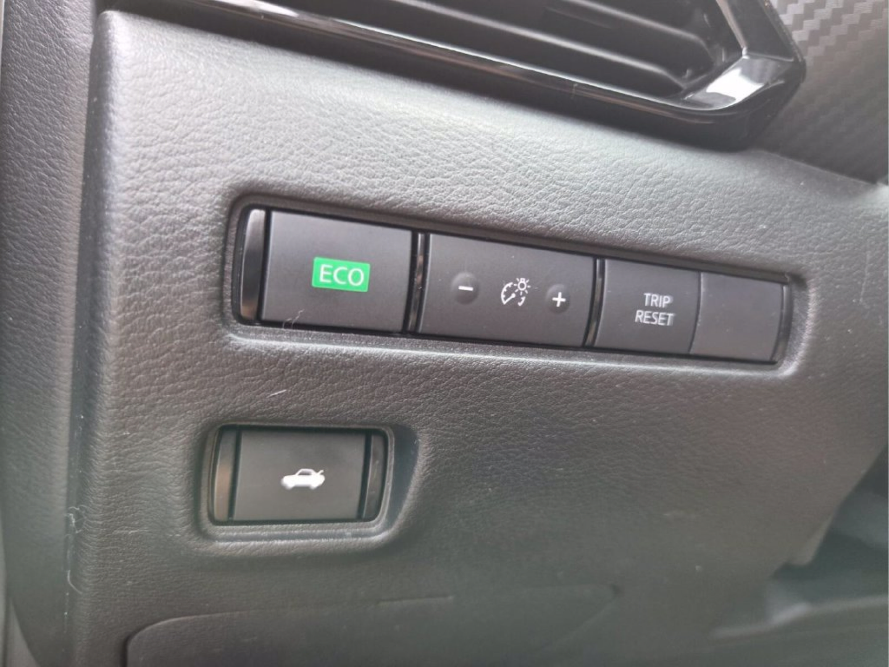 Used 2024 Nissan Sentra SV FWD image 18
