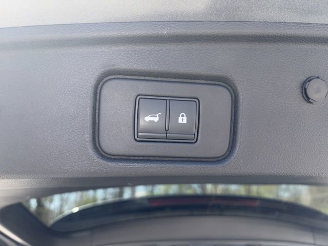 Used 2022 Nissan Pathfinder Platinum w/ Lighting Package (N93) image 6