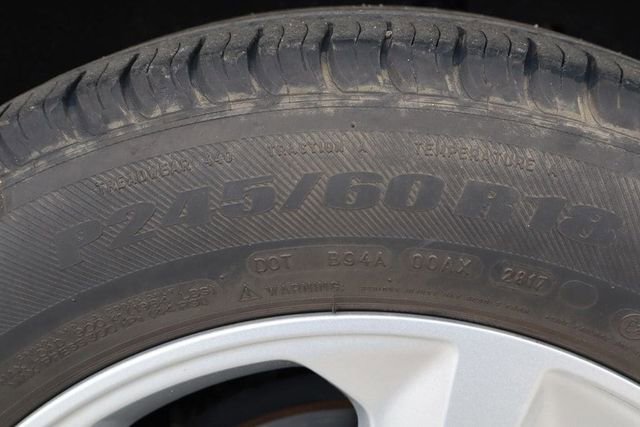 Used 2017 Ford Edge SE image 36