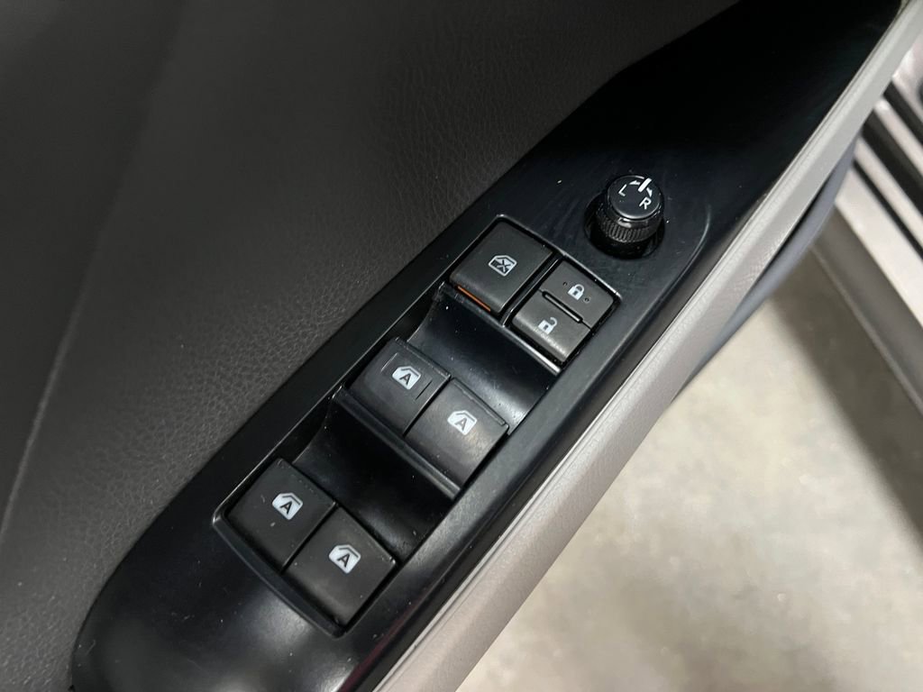 Used 2018 Toyota Camry LE image 13