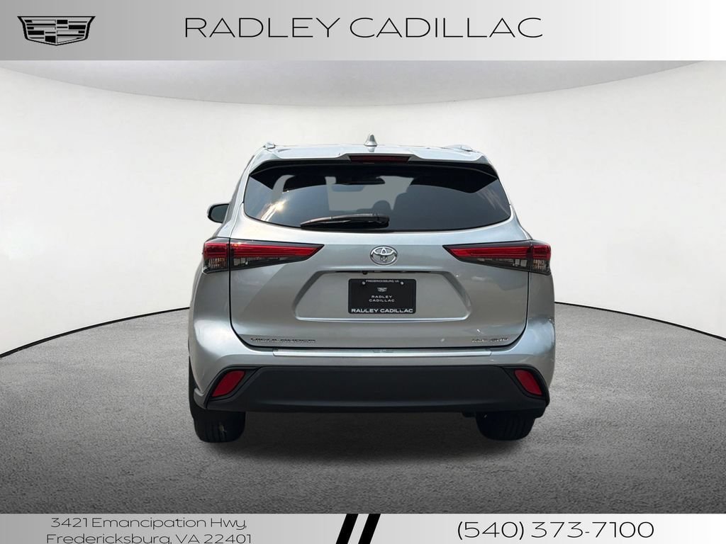 Used 2020 Toyota Highlander XLE AWD/4WD image 19