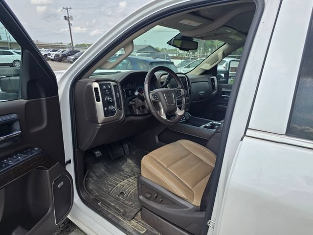 Used 2019 GMC Sierra 2500 Denali w/ Duramax Plus Package AWD/4WD image 14
