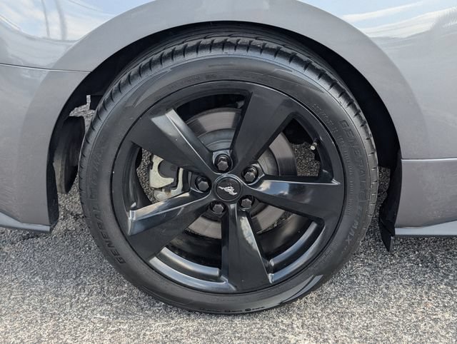 Used 2021 Ford Mustang GT Premium w/ Black Accent Package RWD image 3