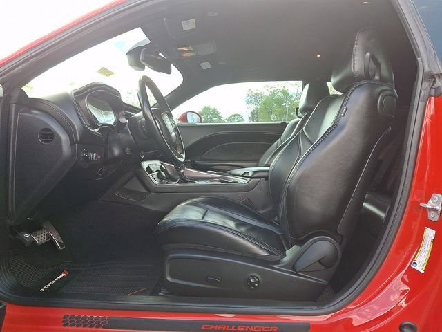 Used 2020 Dodge Challenger SXT w/ Plus Package image 15