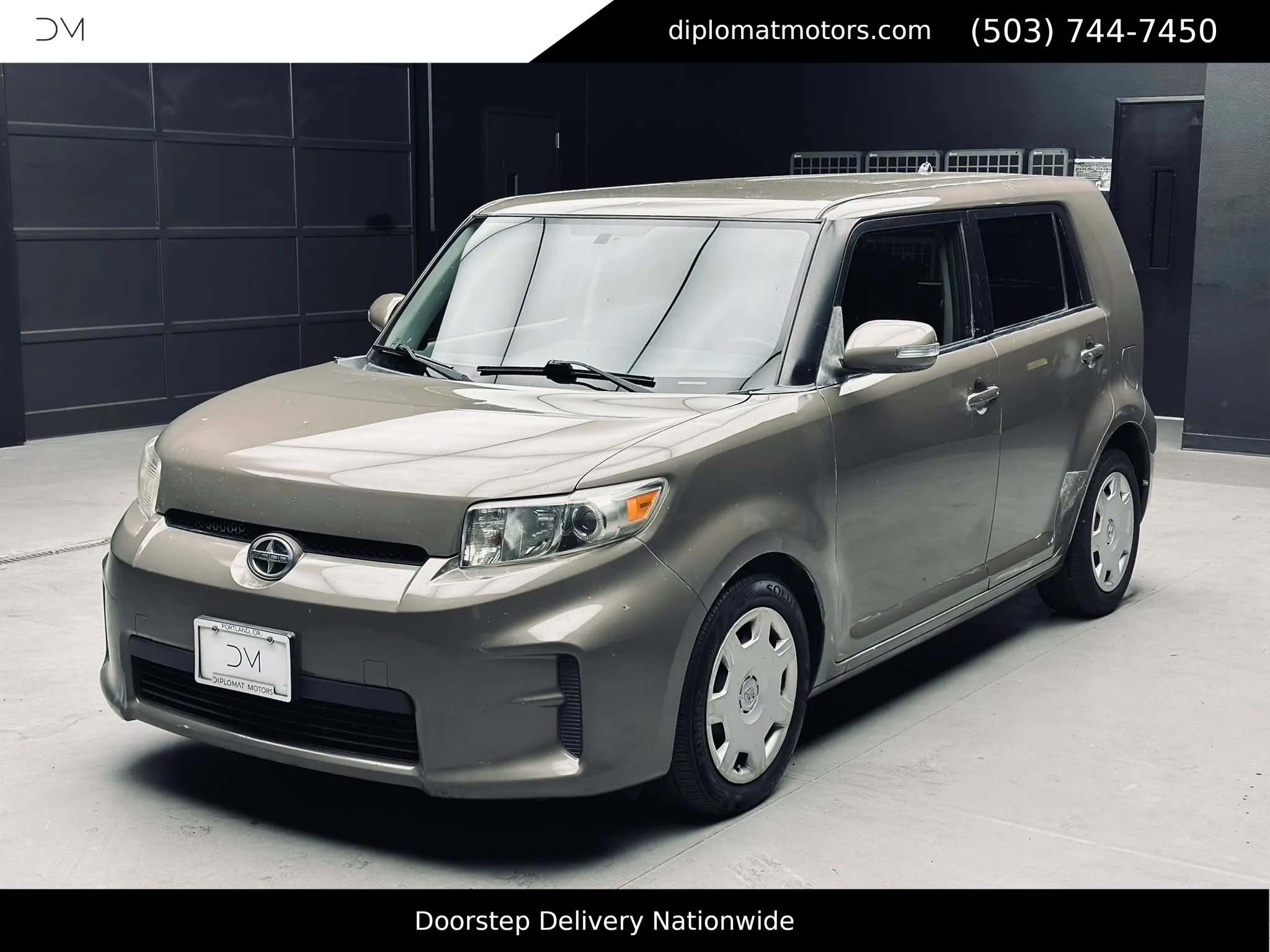Used 2012 Scion xB FWD image 1