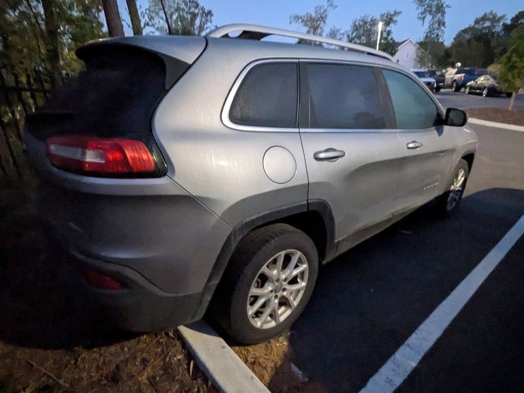 Used 2016 Jeep Cherokee Latitude w/ Comfort/Convenience Group image 6