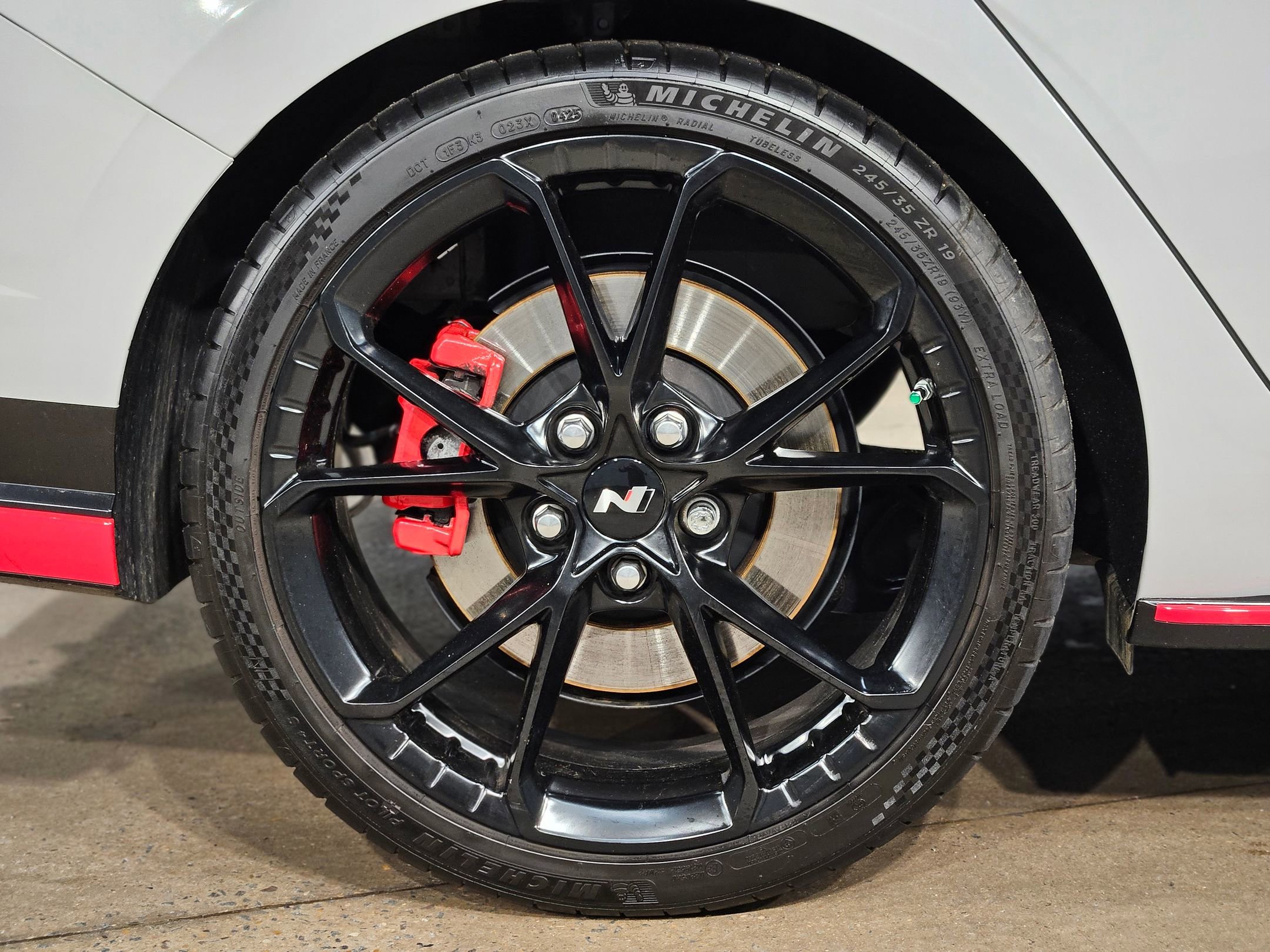 Used 2025 Hyundai Elantra N FWD image 17