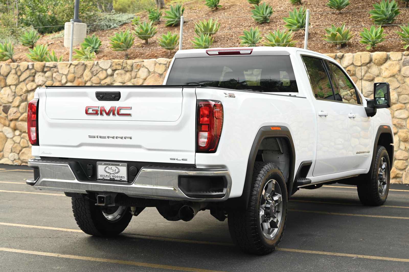 Used 2026 GMC Sierra 2500 SLE w/ SLE Value Package; AWD/4WD image 6