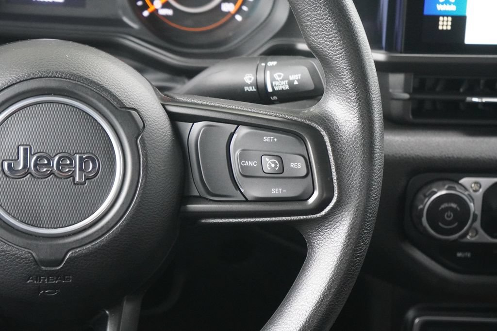 Used 2024 Jeep Gladiator Sport AWD/4WD image 13