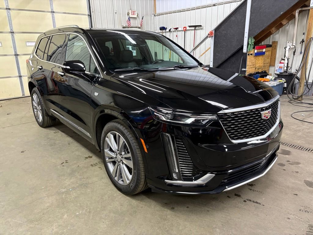 Used 2025 Cadillac XT6 Premium Luxury image 1
