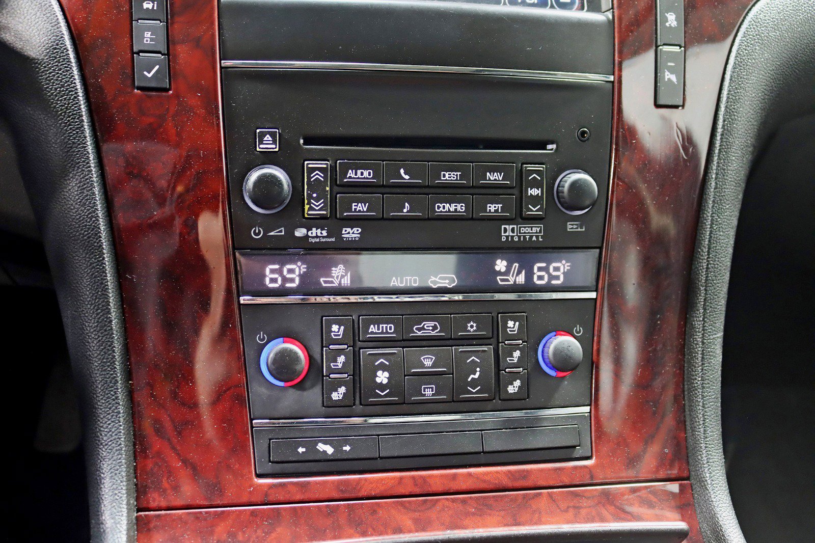 Used 2011 Cadillac Escalade EXT AWD/4WD image 19