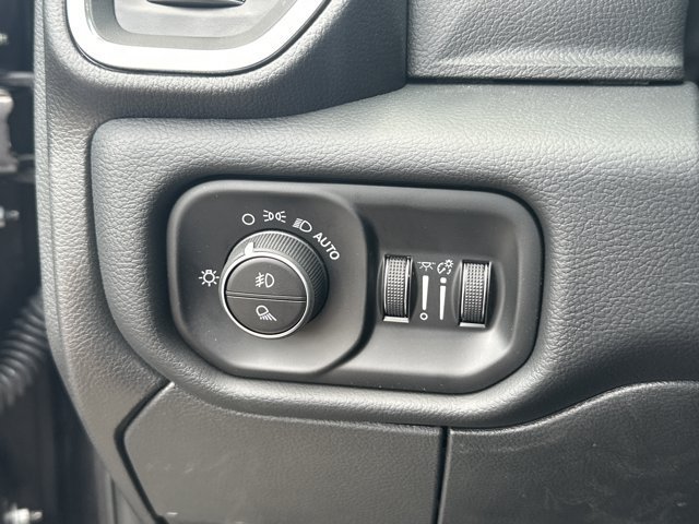 New 2026 RAM 3500 Laramie AWD/4WD image 23