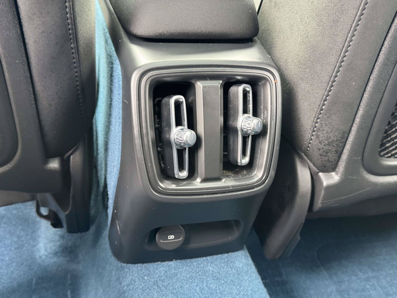 Used 2023 Volvo XC40 Recharge Plus w/ Protection Package Premier AWD/4WD image 25
