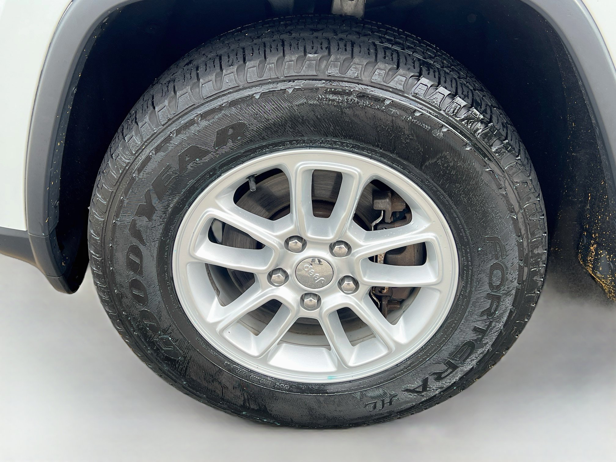 Used 2019 Jeep Grand Cherokee Laredo AWD/4WD image 25