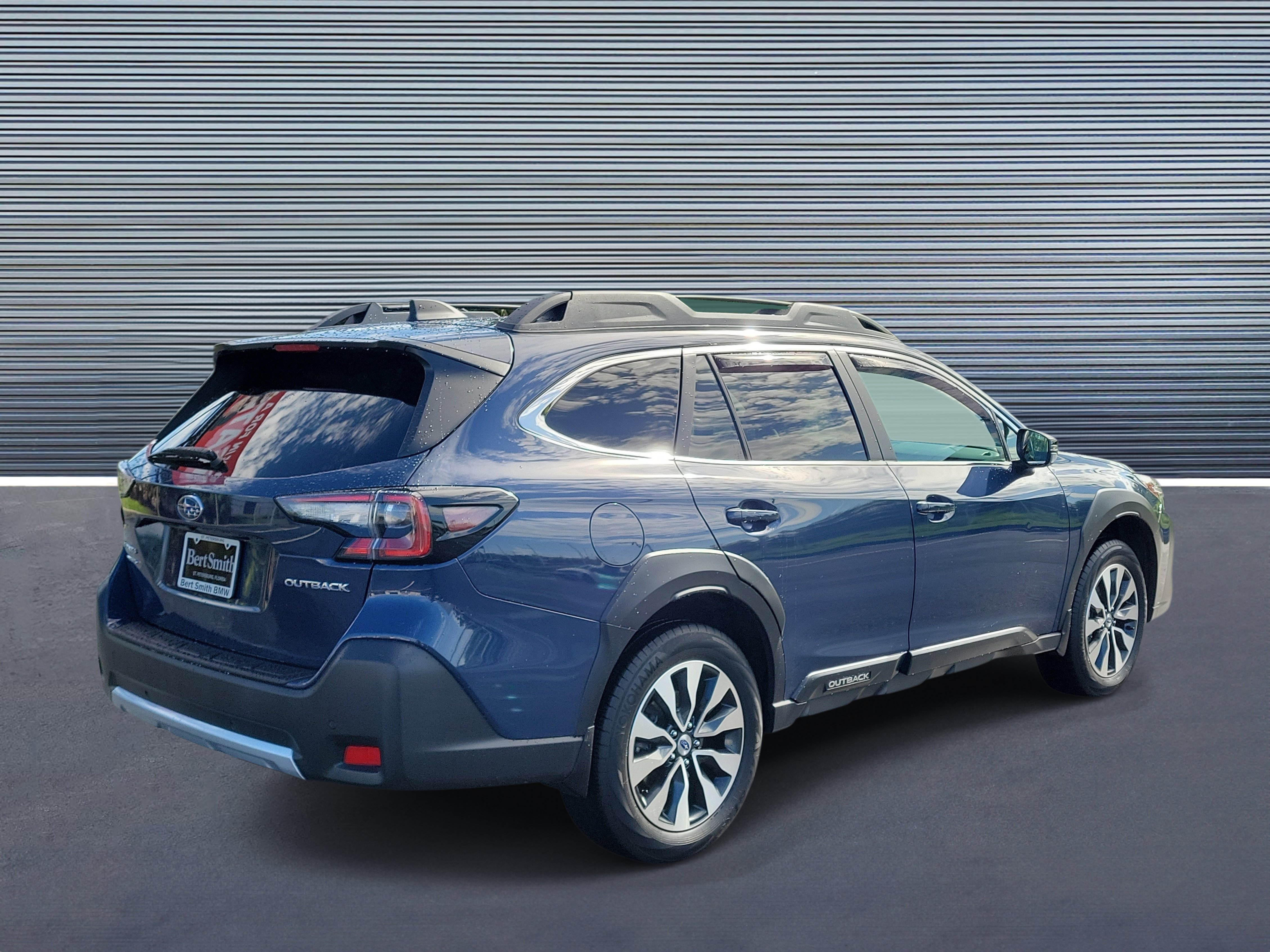 Used 2024 Subaru Outback Limited AWD/4WD image 3