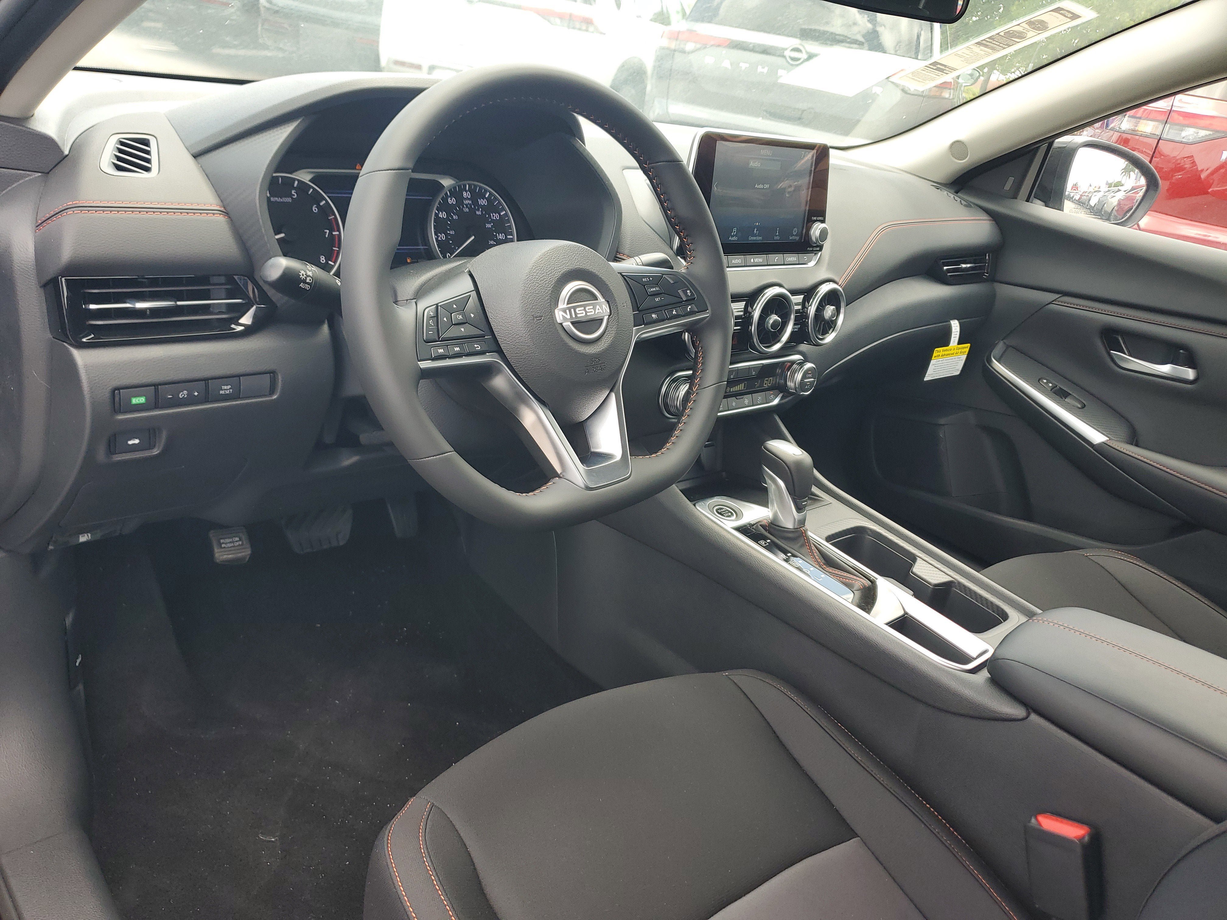 New 2025 Nissan Sentra SR w/ Midnight Edition FWD image 10