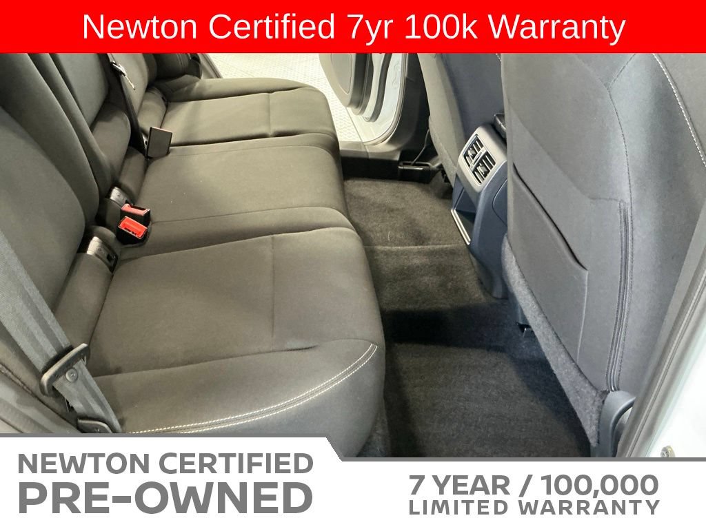 Used 2025 Nissan Rogue S FWD image 16