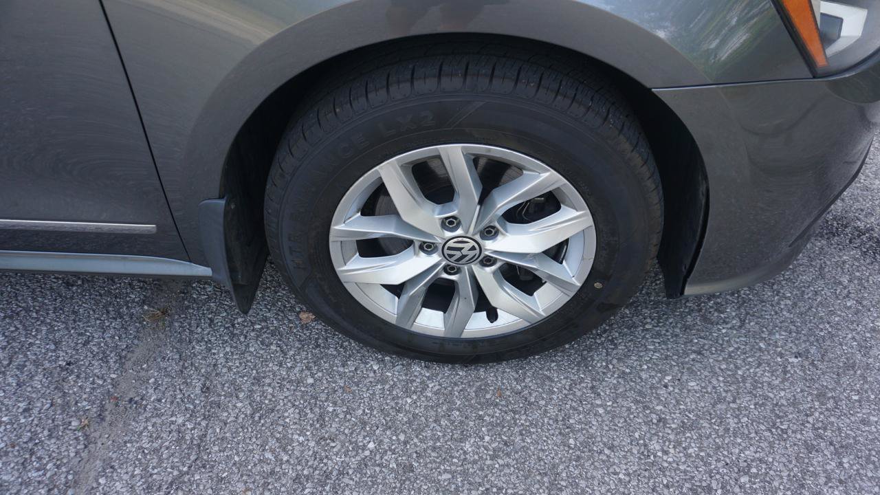 Used 2017 Volkswagen Passat 1.8T S FWD image 12