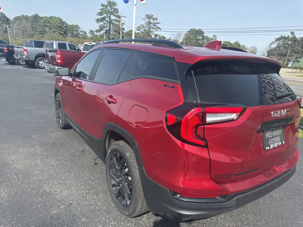 Used 2023 GMC Terrain SLE w/ Elevation Edition image 7