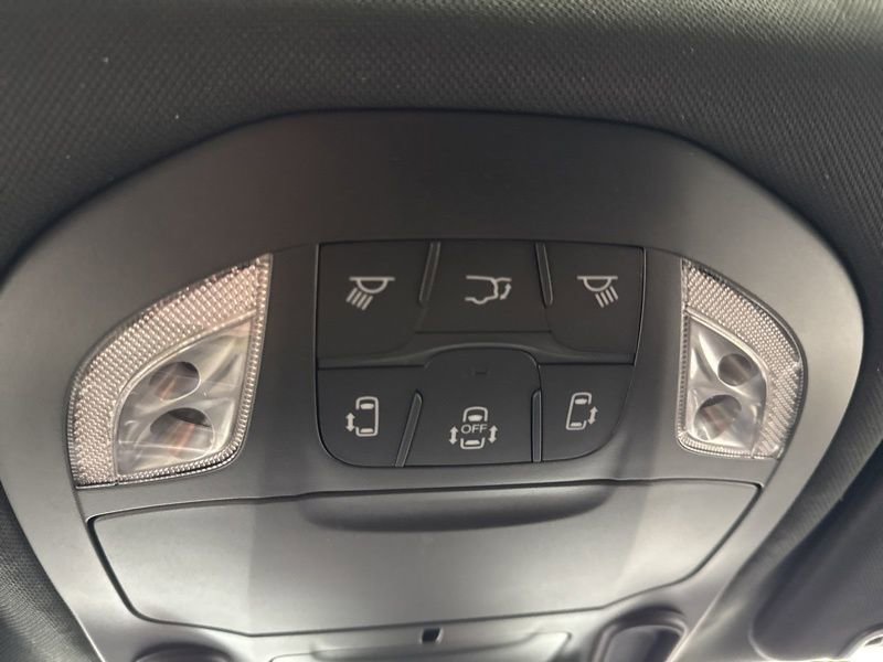 New 2026 Chrysler Pacifica Limited image 39