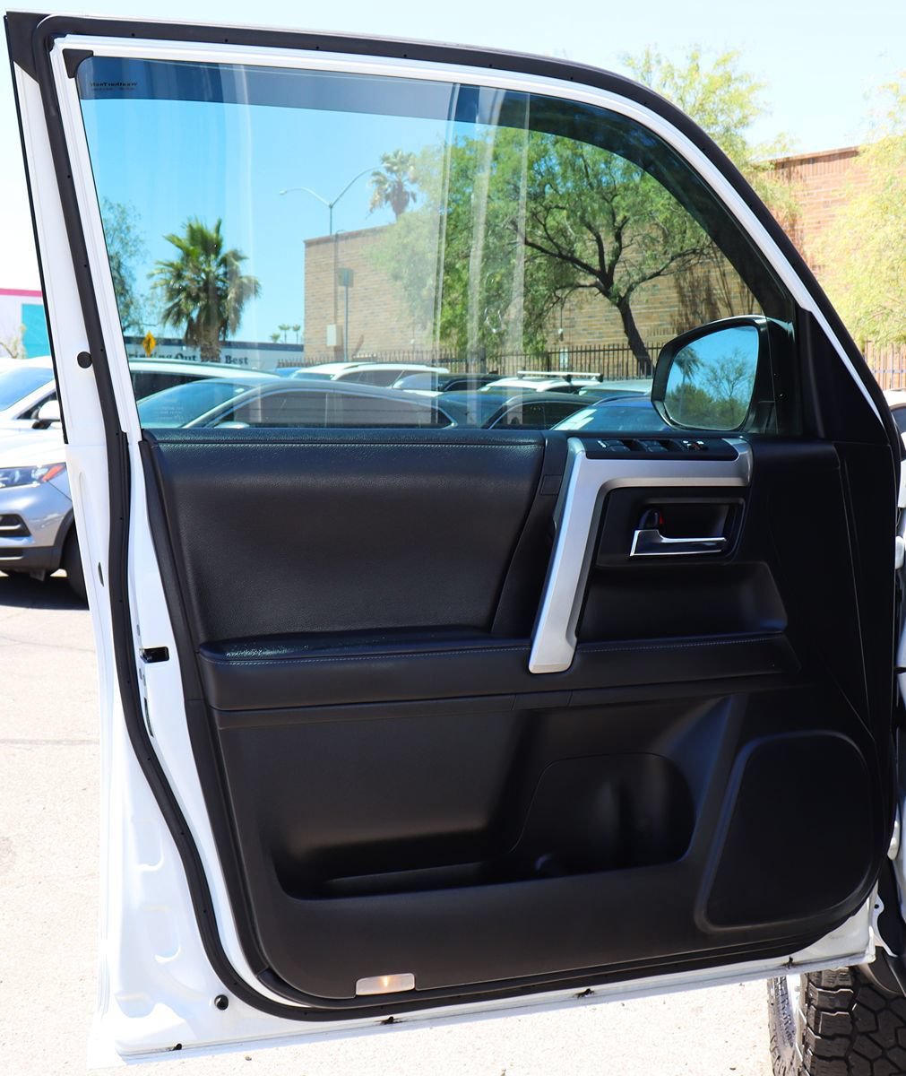Used 2022 Toyota 4Runner SR5 AWD/4WD image 36
