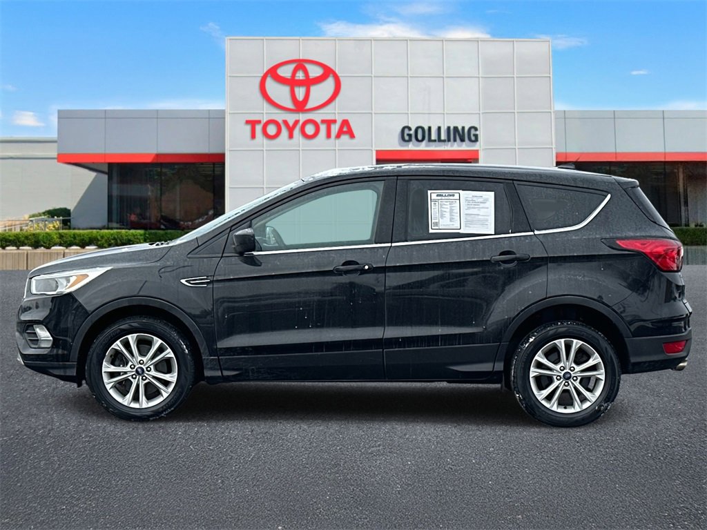Used 2019 Ford Escape SE image 2