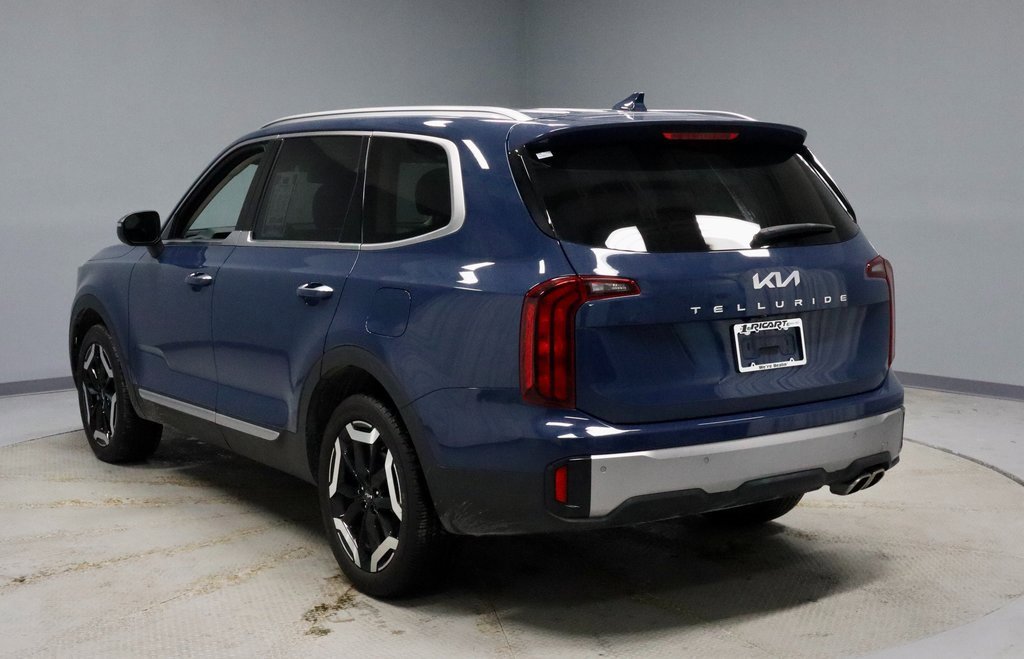 Used 2025 Kia Telluride S image 10