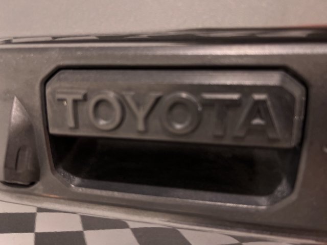 Used 2020 Toyota Tacoma TRD Off-Road w/ Technology Package AWD/4WD image 27