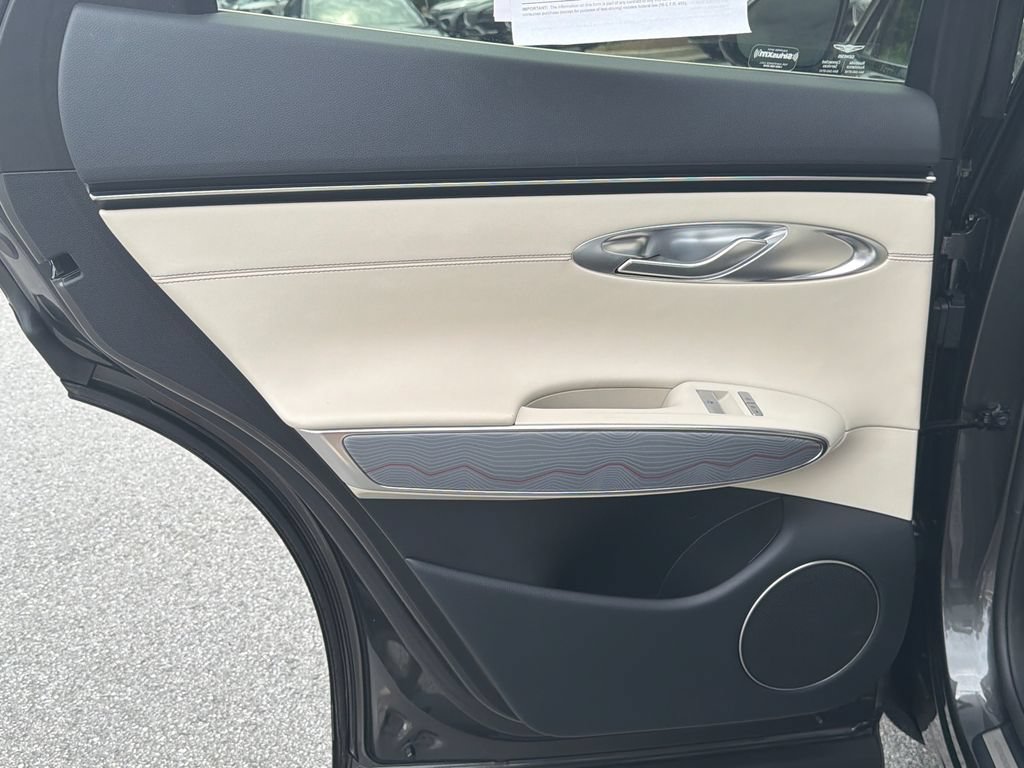 Used 2024 Genesis GV70 2.5T w/ Advanced Package AWD/4WD image 24