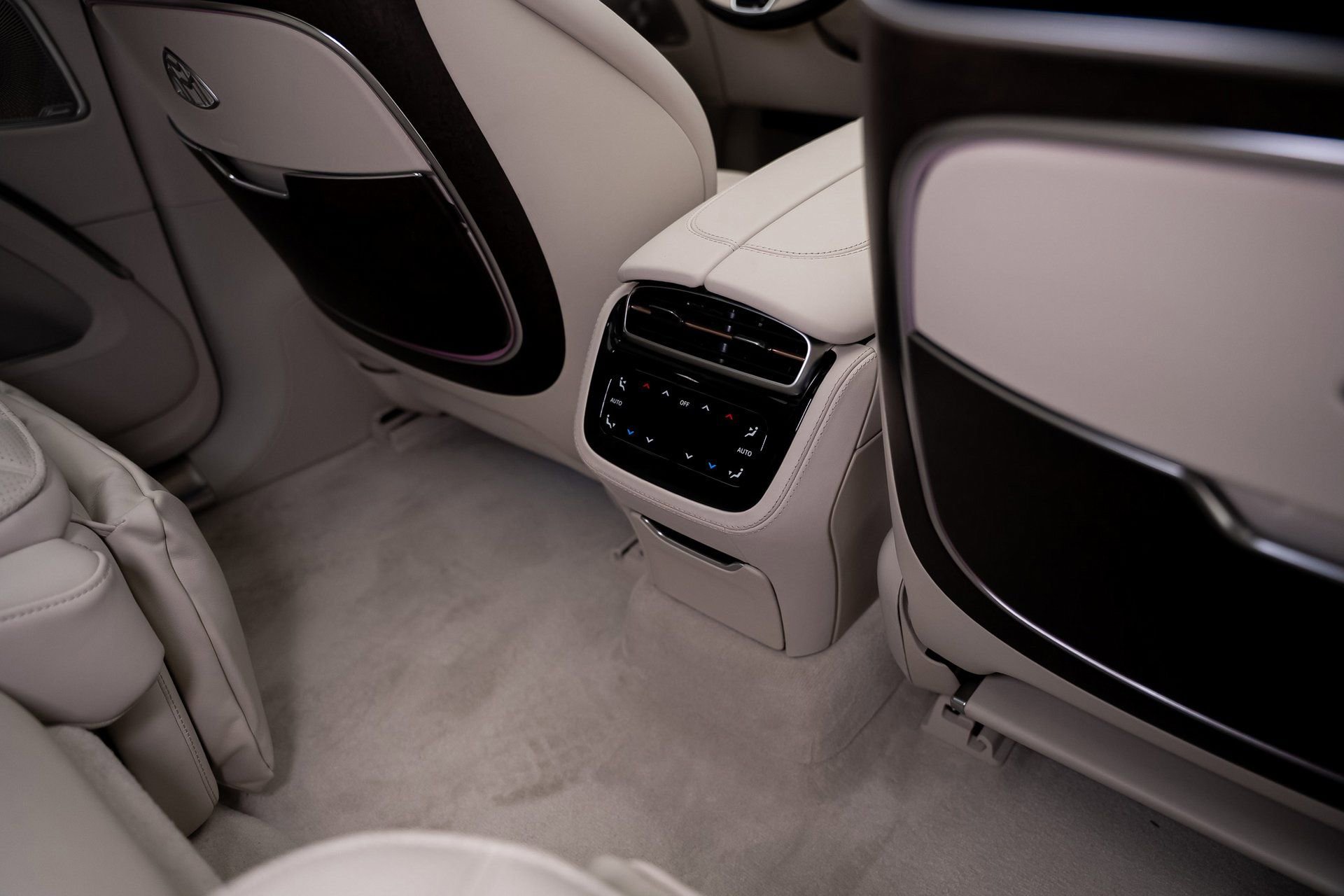 Used 2024 Mercedes-Benz Maybach EQS 680 4MATIC image 71