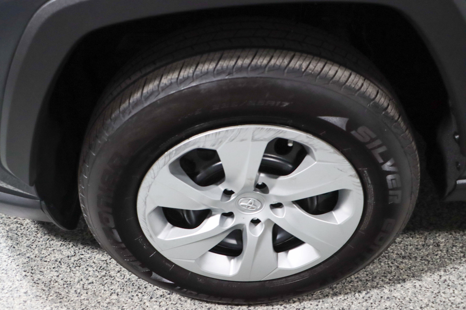 Used 2022 Toyota RAV4 XLE AWD/4WD image 11