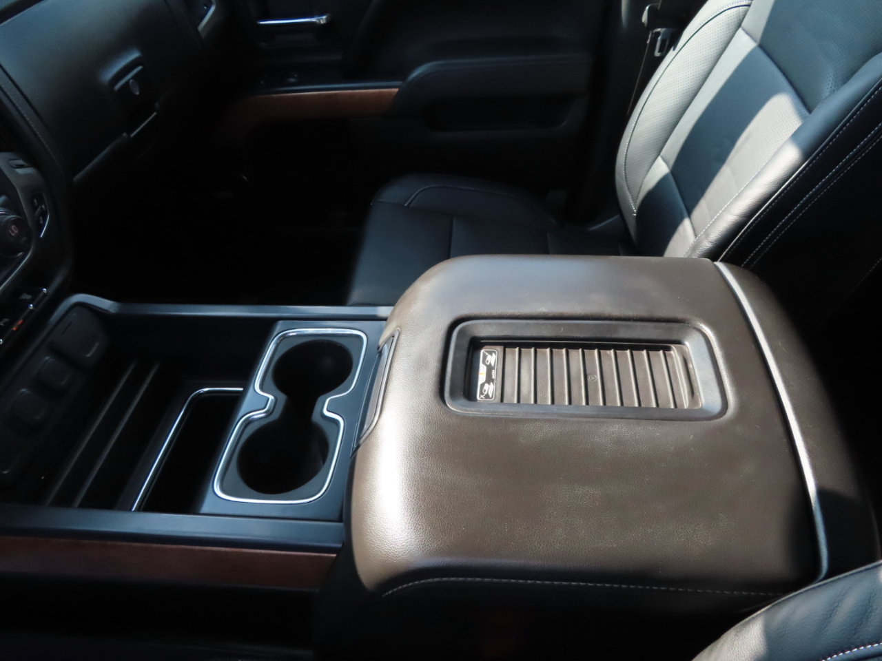 Used 2018 Chevrolet Silverado 2500 LTZ w/ Duramax Plus Package image 39