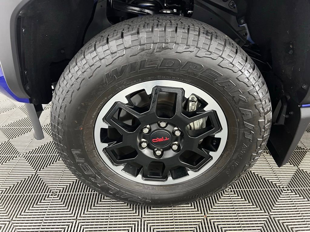 Used 2025 Toyota Tacoma TRD Off-Road image 12