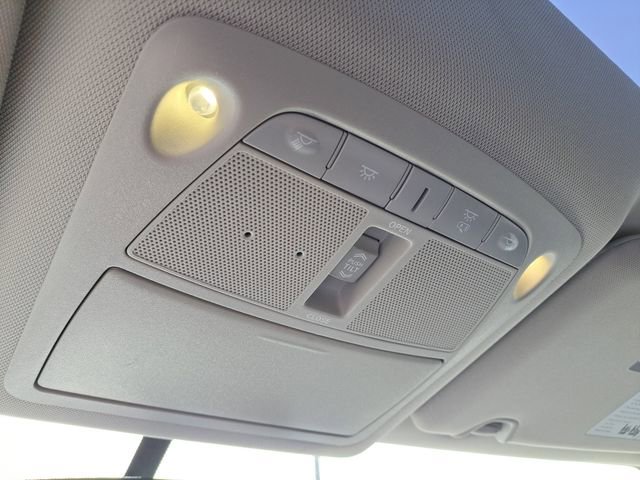 Used 2017 Nissan Rogue SV w/ Sun & Sound Touring Package image 18