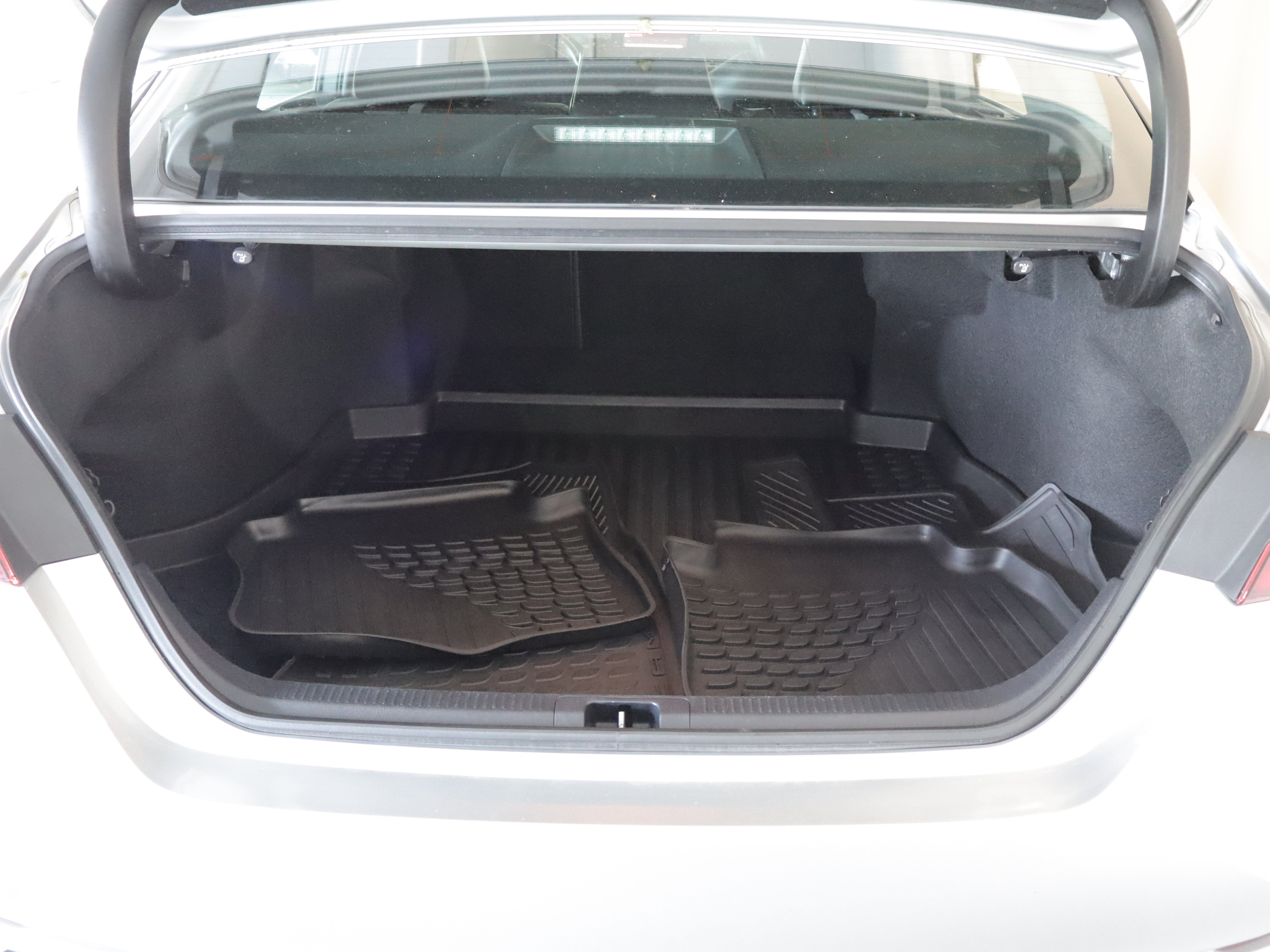 Used 2021 Toyota Camry XSE w/ Cold Weather Package FWD image 20