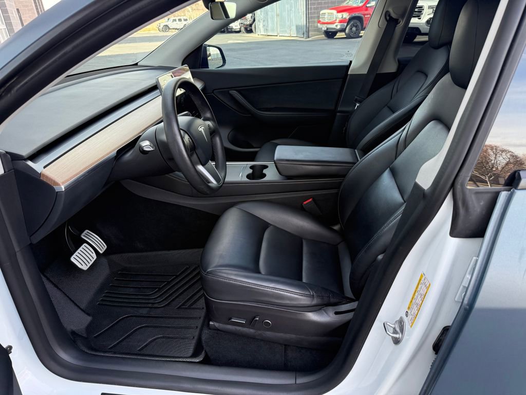 Used 2022 Tesla Model Y Performance AWD/4WD image 28