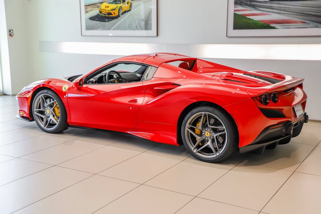 Certified 2022 Ferrari F8 Tributo RWD image 33