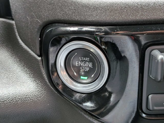 Used 2025 GMC Sierra 1500 SLT AWD/4WD image 29