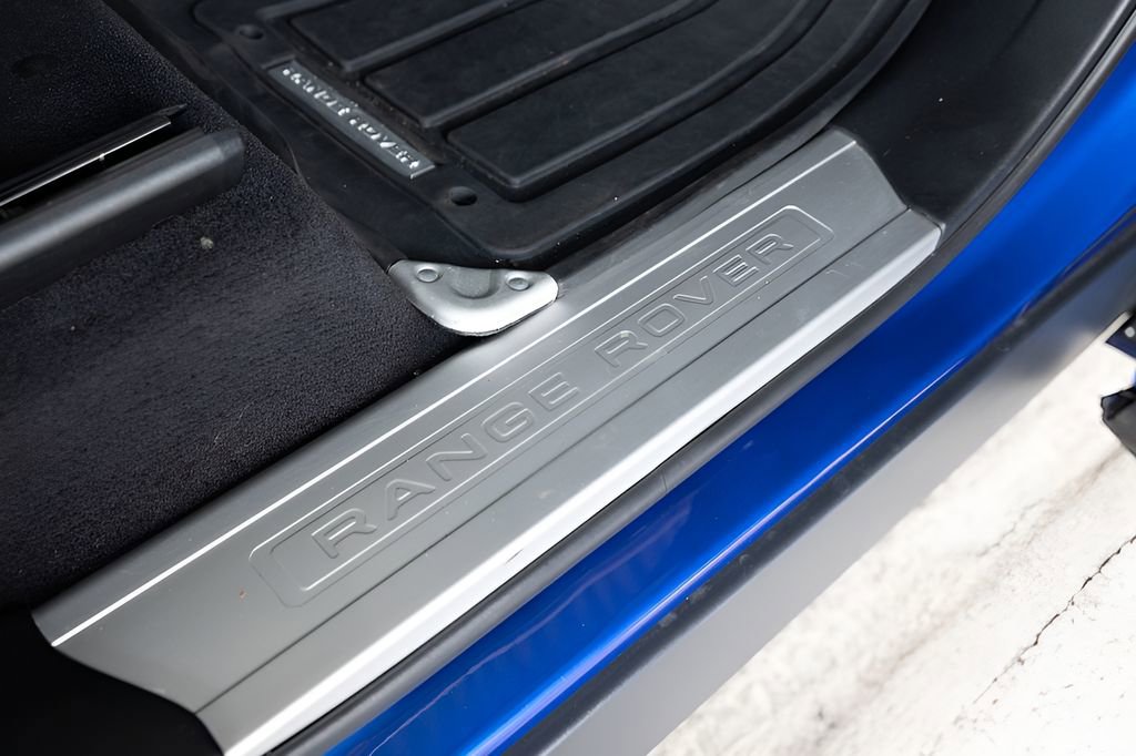 Used 2020 Land Rover Range Rover Sport SVR image 92