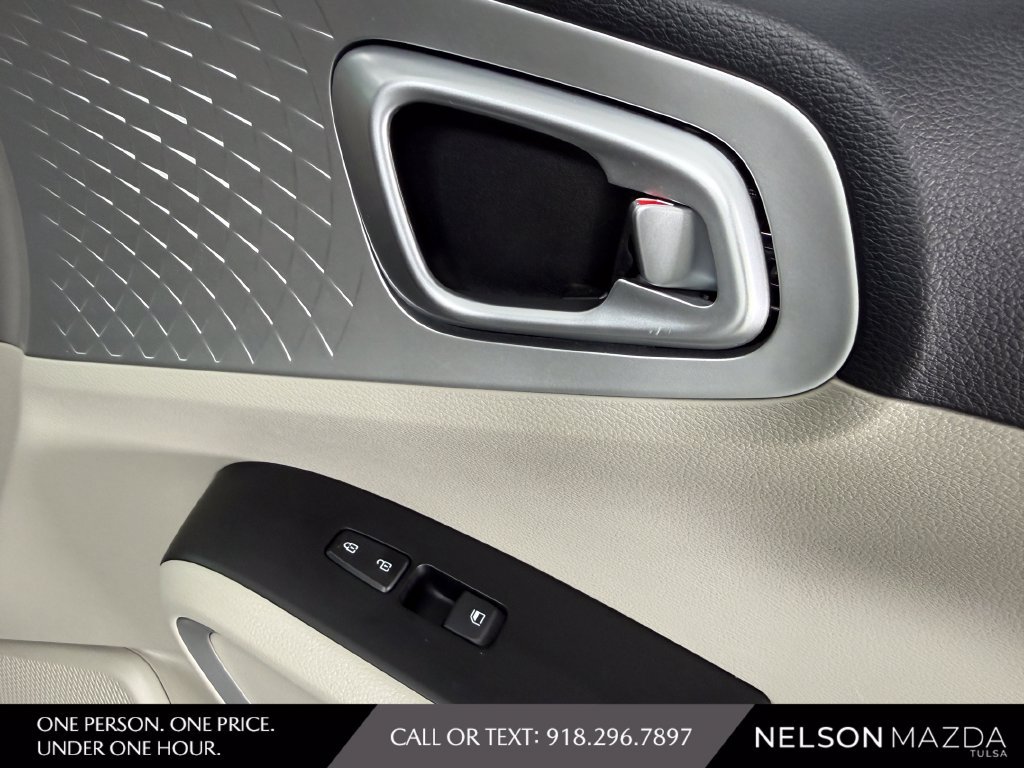 Used 2020 Kia Soul LX FWD image 43