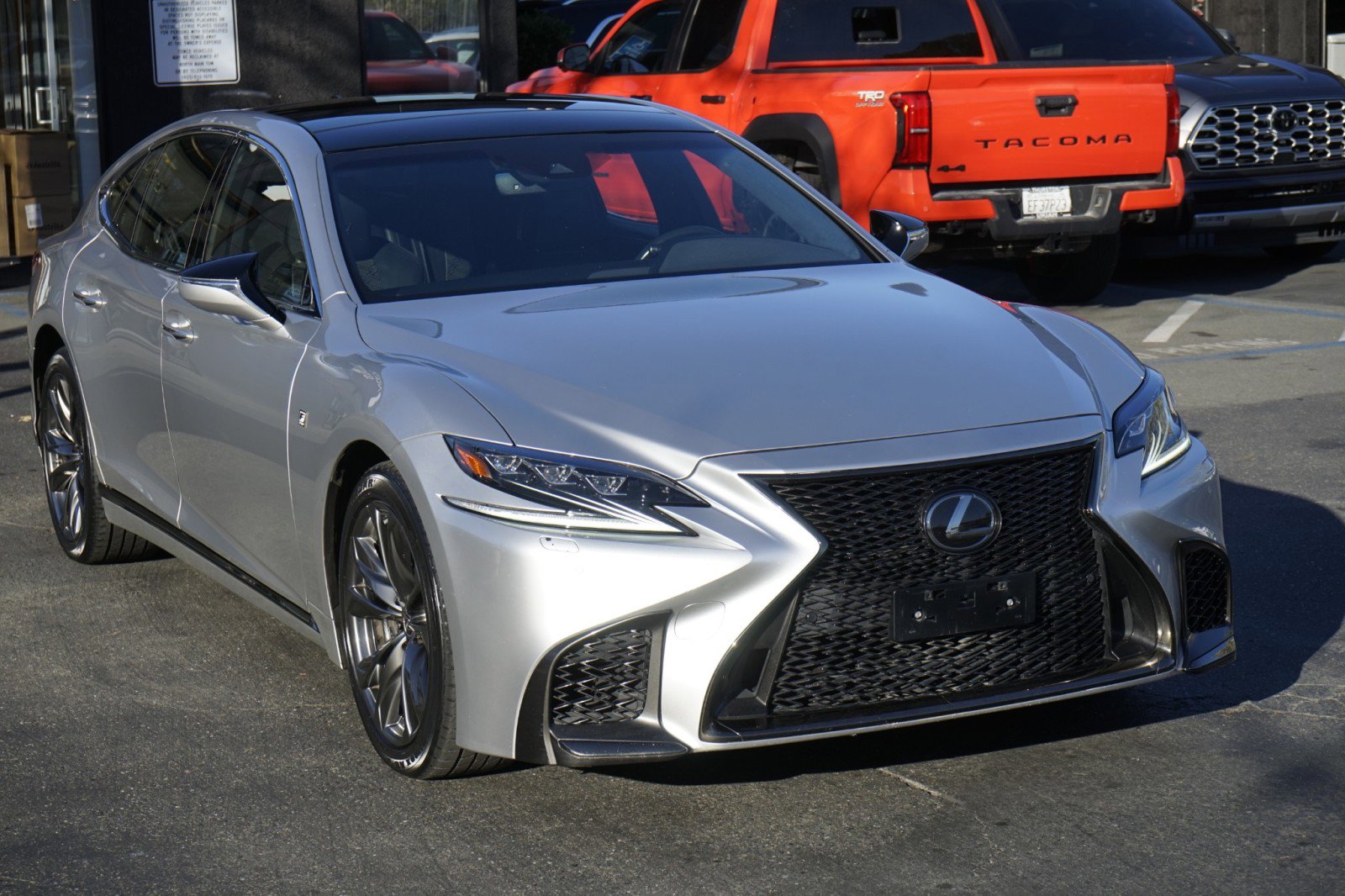 Used 2018 Lexus LS 500 F Sport w/ Accessory Package (Z2) image 6