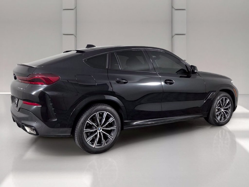 Used 2023 BMW X6 xDrive40i w/ M Sport Package AWD/4WD image 4