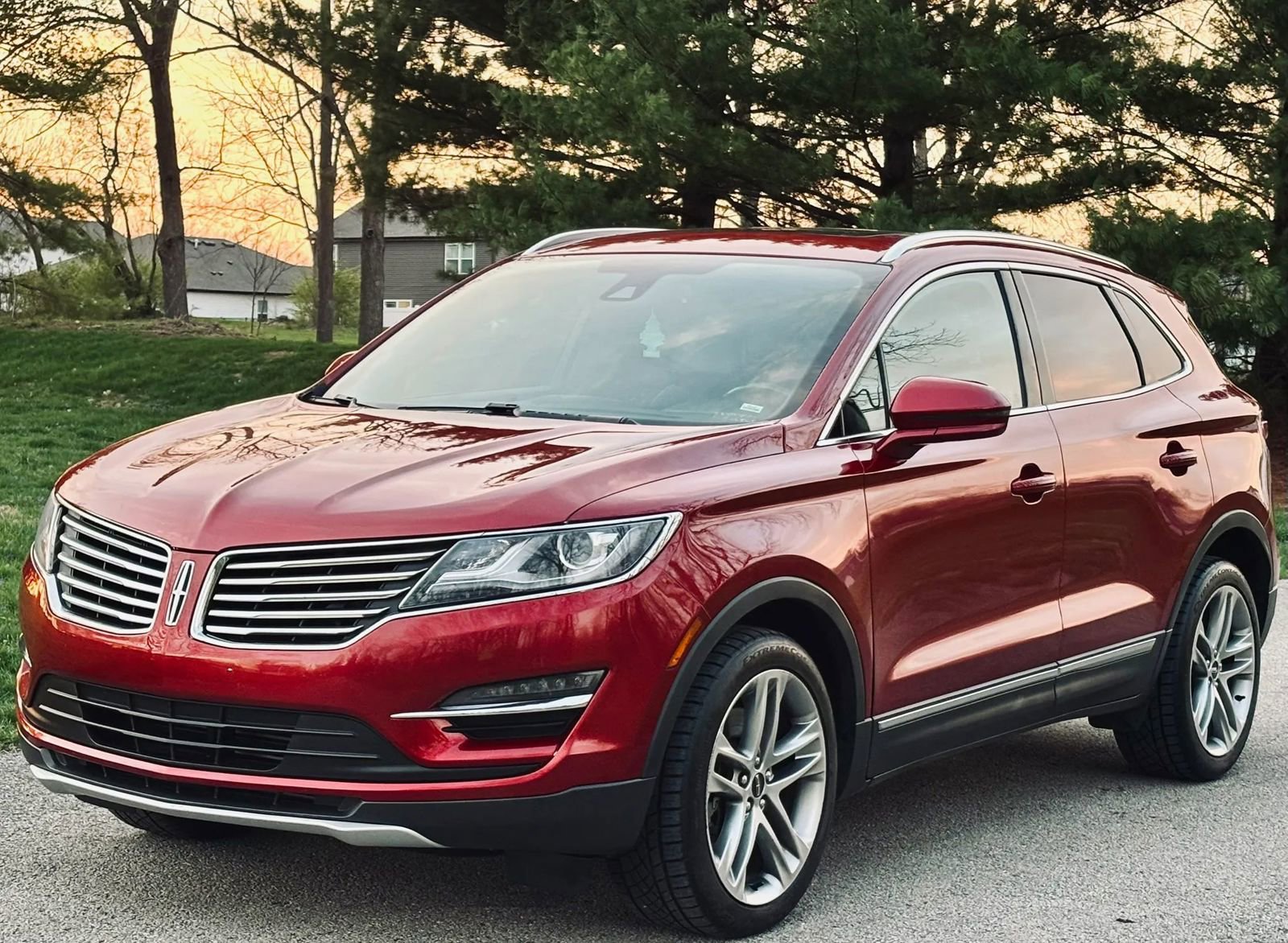 Used 2017 Lincoln MKC Reserve w/ Lincoln MKC Climate Package image 1