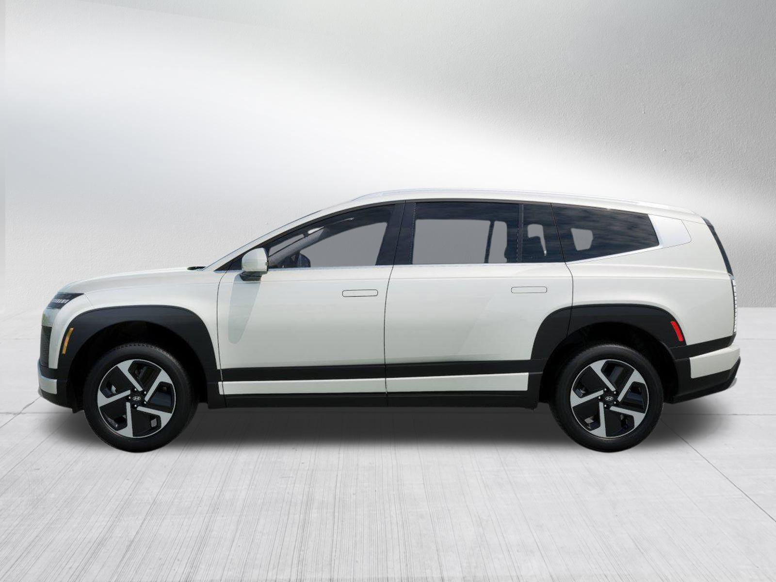 New 2026 Hyundai Ioniq 9 SE image 3