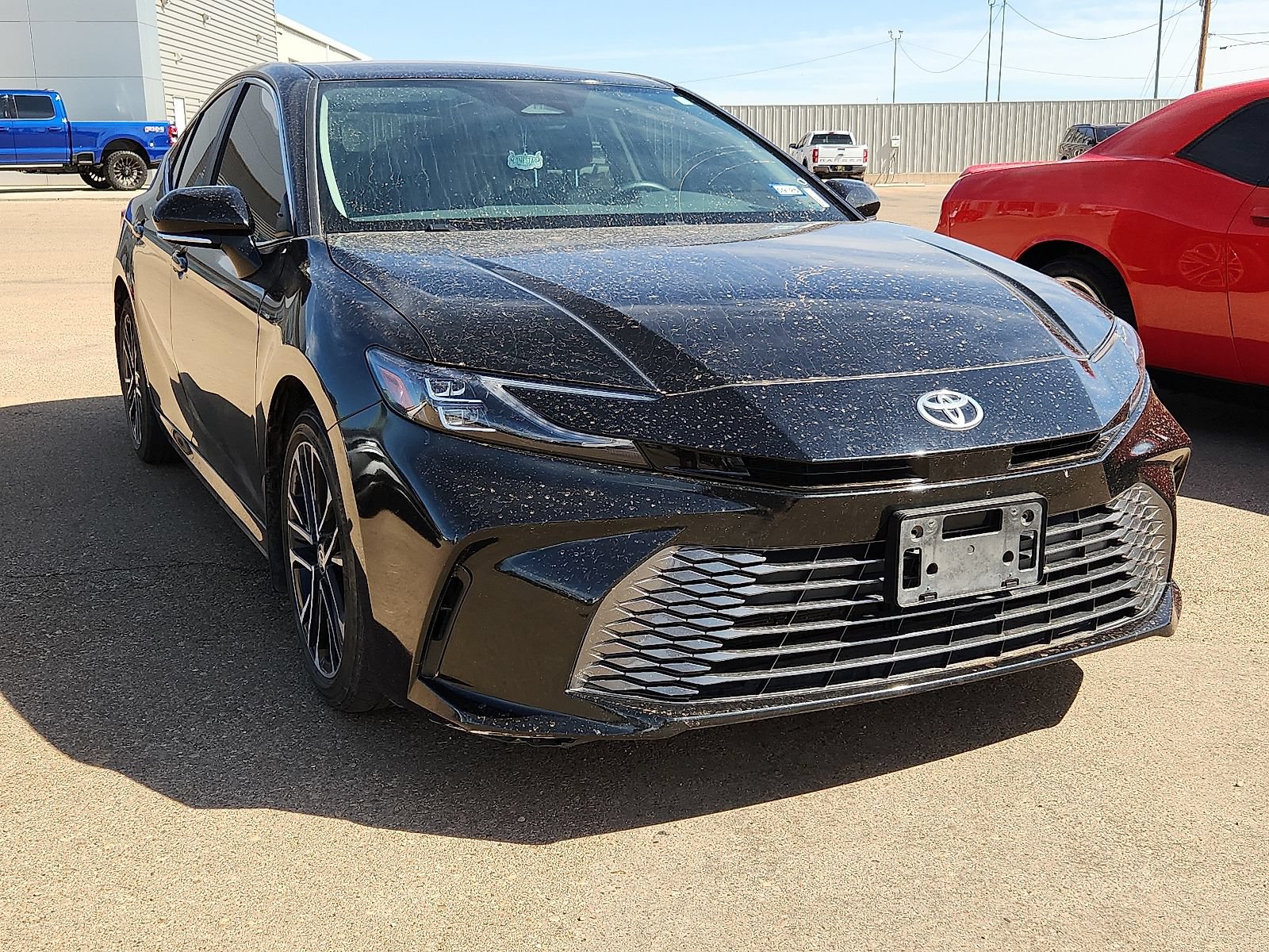 Used 2025 Toyota Camry XLE FWD image 4